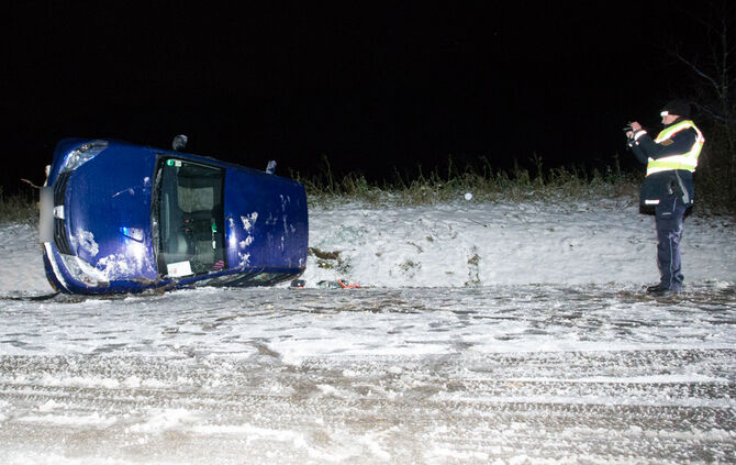Unfall auf Schneeglätte - Bild 06_3