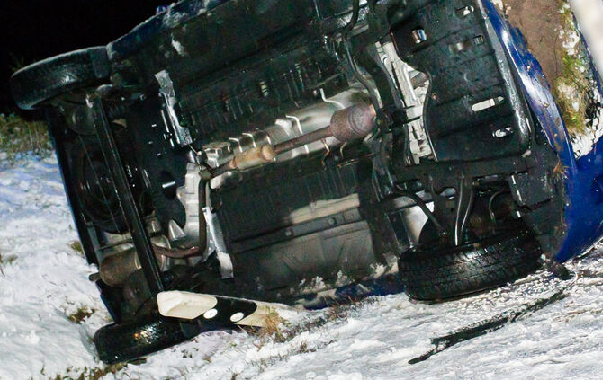 Unfall auf Schneeglätte - Bild 05_4