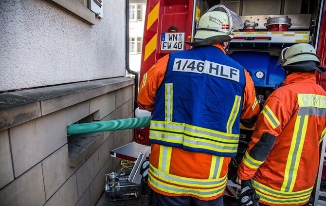 Keller der Kunstschule 5 Meter unter Wasser - Feuerwehr muss abpumpen - Bild 11_10
