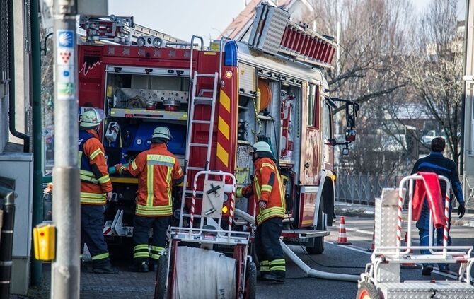 Keller der Kunstschule 5 Meter unter Wasser - Feuerwehr muss abpumpen - Bild 12_11