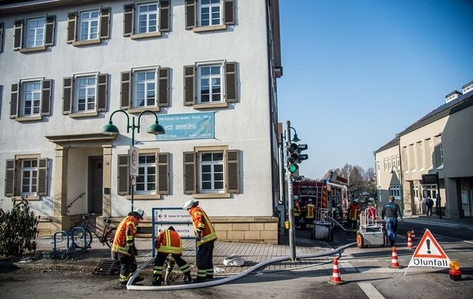 Keller der Kunstschule 5 Meter unter Wasser - Feuerwehr muss abpumpen - Bild 14_13