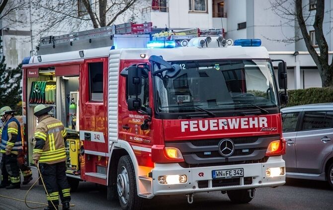 Essen auf dem Herd ruft Feuerwehr auf den Plan - 1 Verletzter - Bild 05_3