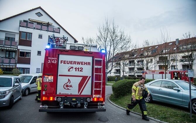 Essen auf dem Herd ruft Feuerwehr auf den Plan - 1 Verletzter - Bild 08_6