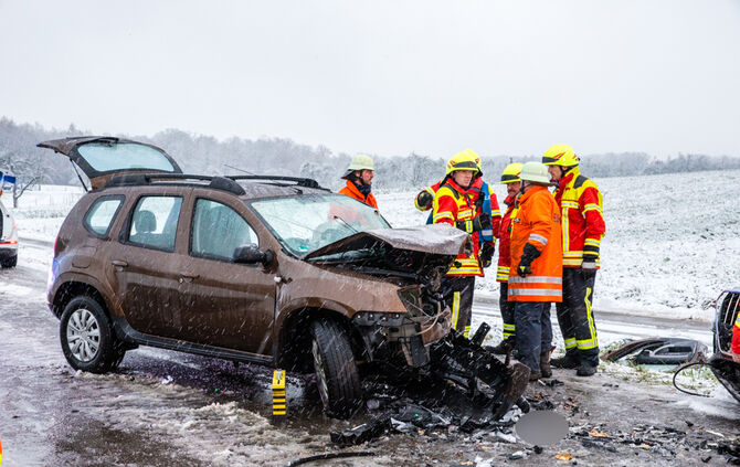 Unfall Burgstetten Erbstetten Maubach Verletzte Feuerwehr Rettungswagen Notarzt_13