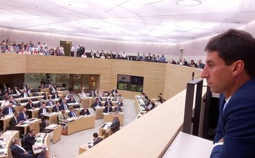 Schorndorfs OB Matthias Klopfer im Landtag._0