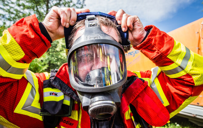 Brand in Chemiewerk - Bild 17_1