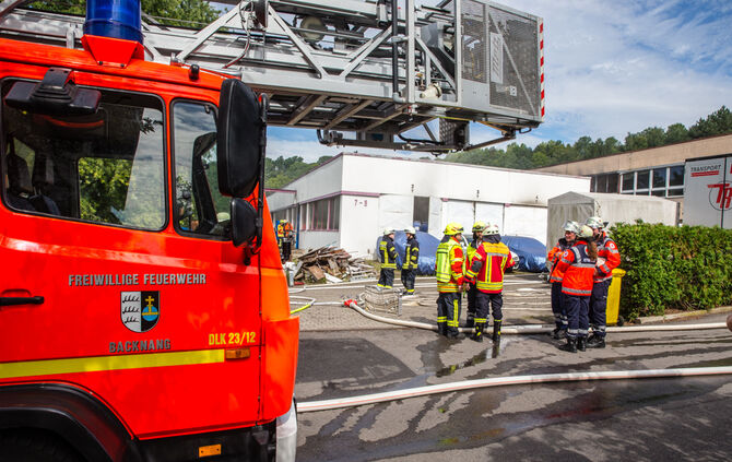 Brand in Chemiewerk - Bild 16_3