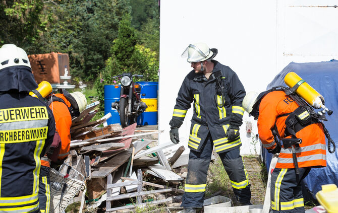 Brand in Chemiewerk - Bild 04_14