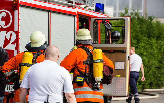 Brand in Chemiewerk - Bild 02_16