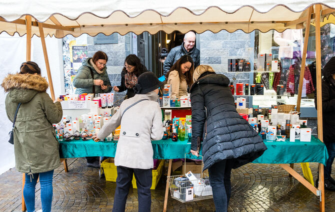 Stadtmarkt trotzt dem Wetter - Bild 14_14
