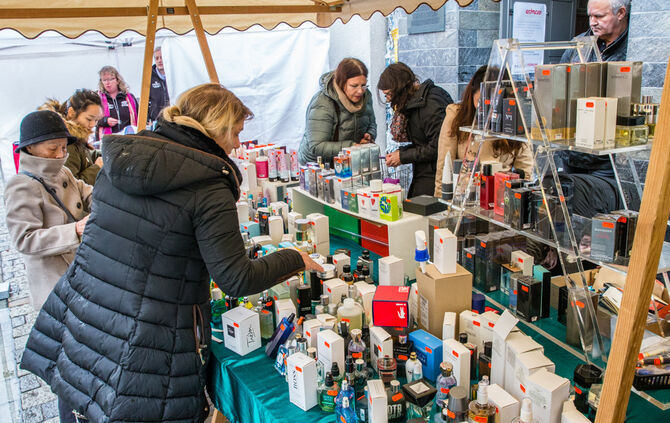 Stadtmarkt trotzt dem Wetter - Bild 16_16