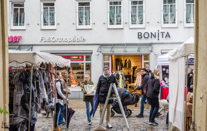 Stadtmarkt trotzt dem Wetter - Bild 33_33