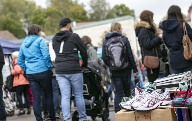 GroÃer TrÃ¶delmarkt in PlÃ¼derhausen_1