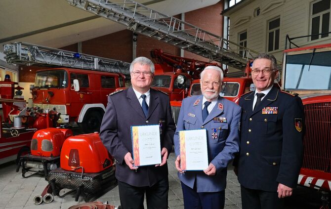 Feuerwehr Ehrenkreuz Baur Kubitza Winnenden Malteser Auszeichnung_0