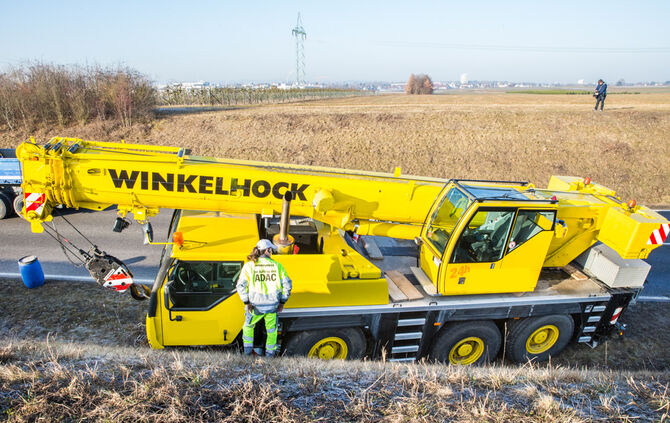 Autokran gegen Pkw - Bild 11_4