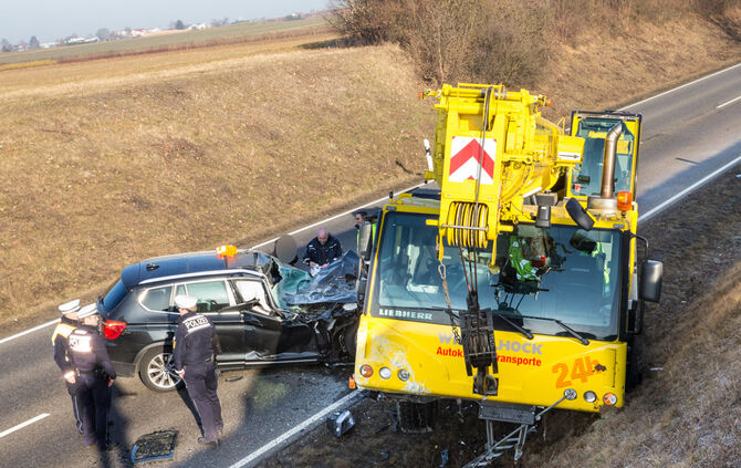 Autokran gegen Pkw - Bild 12_6