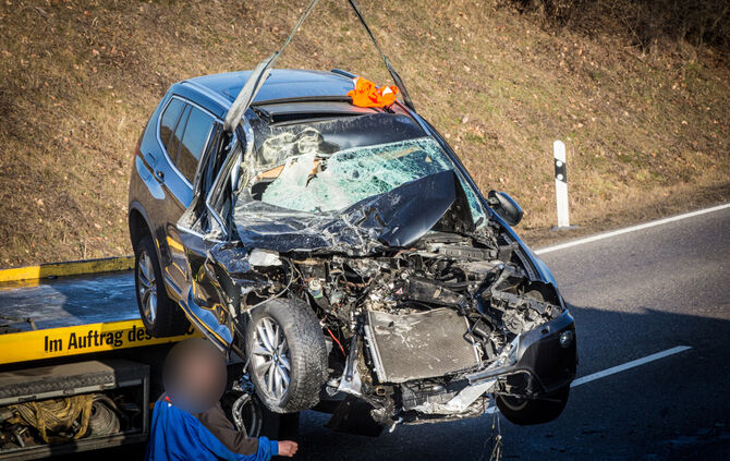 Autokran gegen Pkw - Bild 15_14