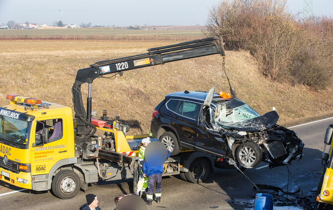 Autokran gegen Pkw - Bild 14_15