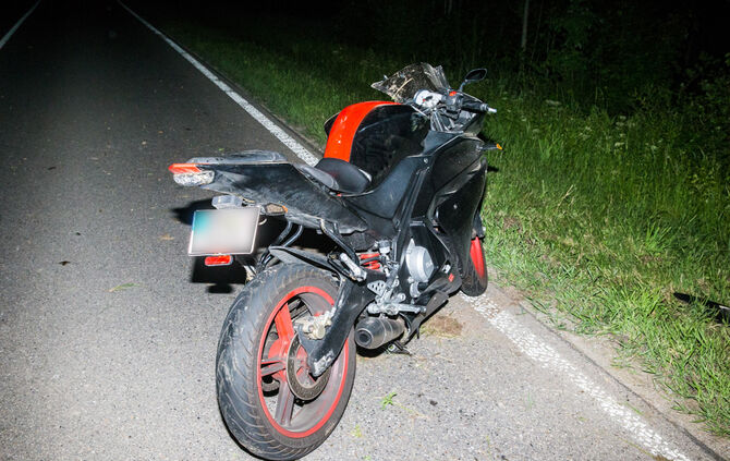 Motorrad prallt gegen Pkw - Bild 02_10