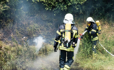 Mehrere Flächenbrände an der B 14 - Bild 06_0