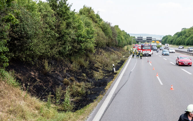 Mehrere Flächenbrände an der B 14 - Bild 16_18