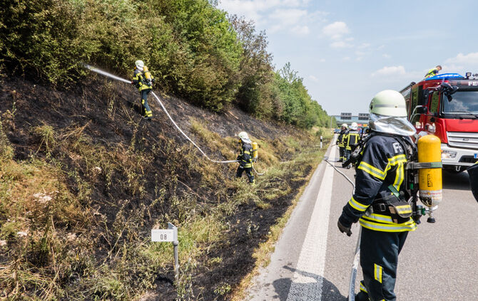 Mehrere Flächenbrände an der B 14 - Bild 15_19