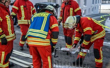 Rauchentwicklung im Heizraum vom Seniorenzentrum löst Feuerwehreinsatz aus - Bild 13_0