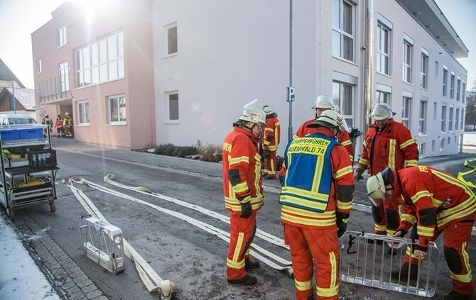 Rauchentwicklung im Heizraum vom Seniorenzentrum löst Feuerwehreinsatz aus - Bild 14_13