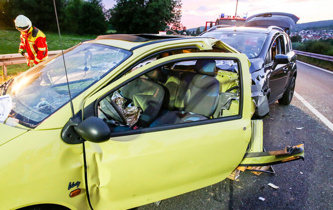Fotos Unfall B 29 Geradstetten - Bild 19_3