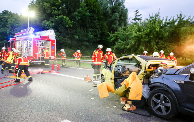 Fotos Unfall B 29 Geradstetten - Bild 17_5