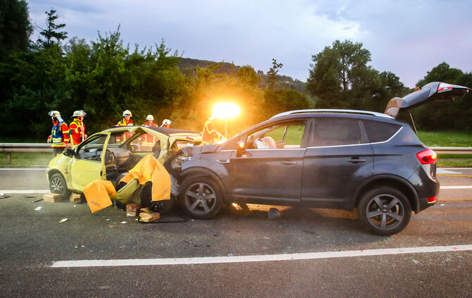 Fotos Unfall B 29 Geradstetten - Bild 15_7