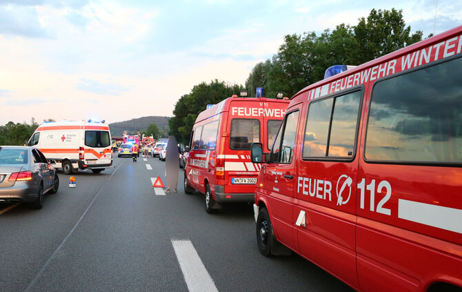 Fotos Unfall B 29 Geradstetten - Bild 01_21