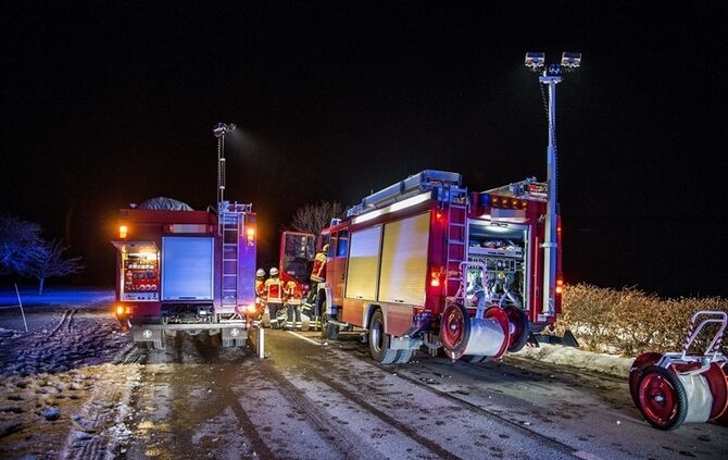 Ueberholvorgang geht schief - 2 Verletzte - Pkw landet im Graben - Bild 03_3