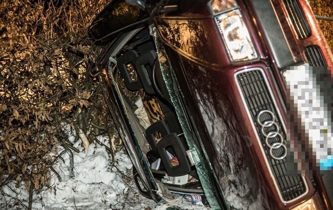 Ueberholvorgang geht schief - 2 Verletzte - Pkw landet im Graben - Bild 14_8