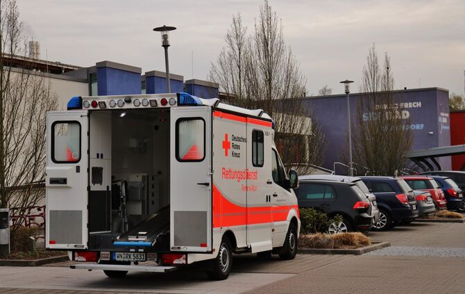 Badeunfall im Schorndorfer Oskar Frech Seebad - Person eingeklemmt