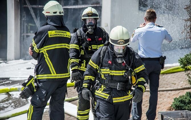 Hochleistungsakkus defekt: Garage brennt aus_0