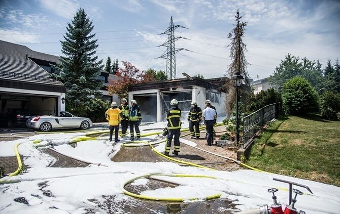 Hochleistungsakkus defekt: Garage brennt aus_1