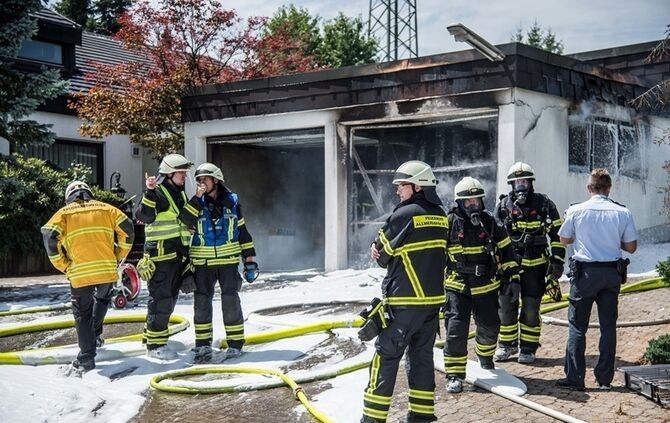 Hochleistungsakkus defekt: Garage brennt aus_2
