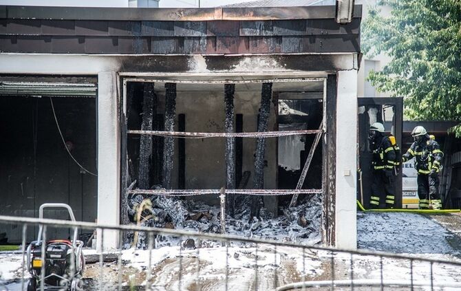 Hochleistungsakkus defekt: Garage brennt aus_5