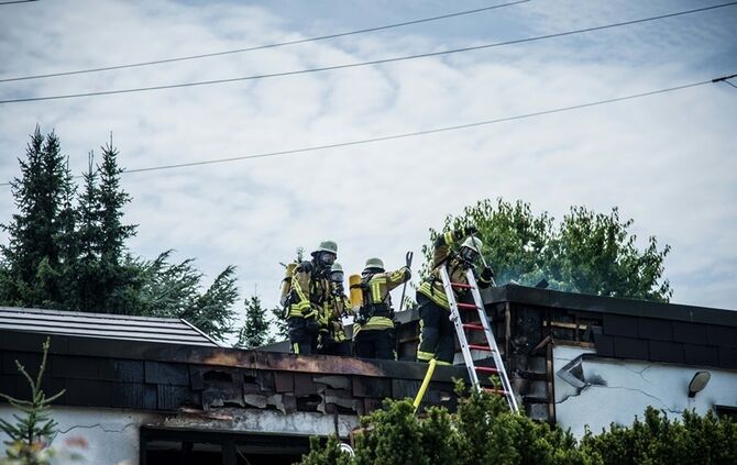 Hochleistungsakkus defekt: Garage brennt aus_17