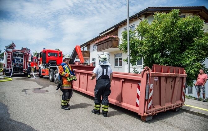 Hochleistungsakkus defekt: Garage brennt aus_21