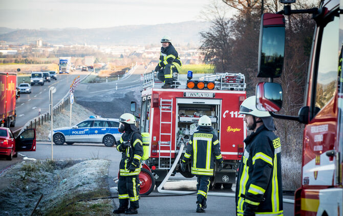 Brennender Pkw auf der B14_14