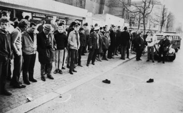 R.Dutschke,Tatort,Fahrrad,Schuhe/ Foto - -