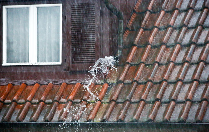 Starkregen sorgt für Überflutungen in Weiler zum Stein - Bild 01_28