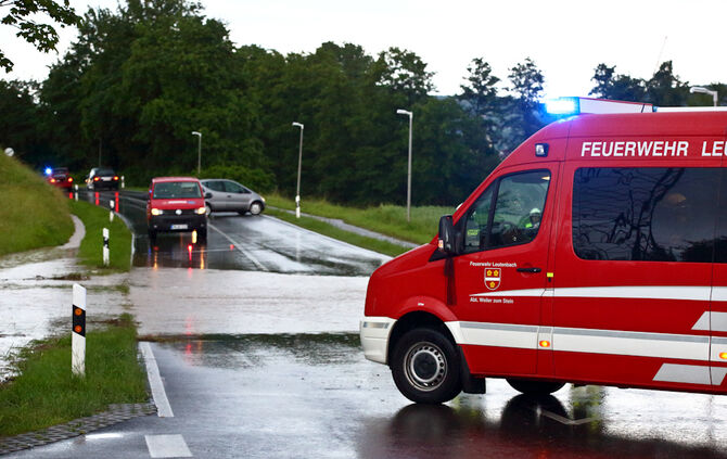 Starkregen sorgt für Überflutungen in Weiler zum Stein - Bild 18_13