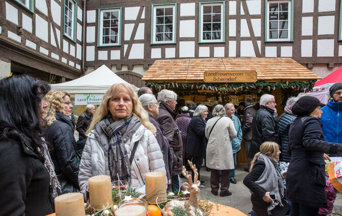 Weihnachtsmarkt der Vereine - Bild 31_23