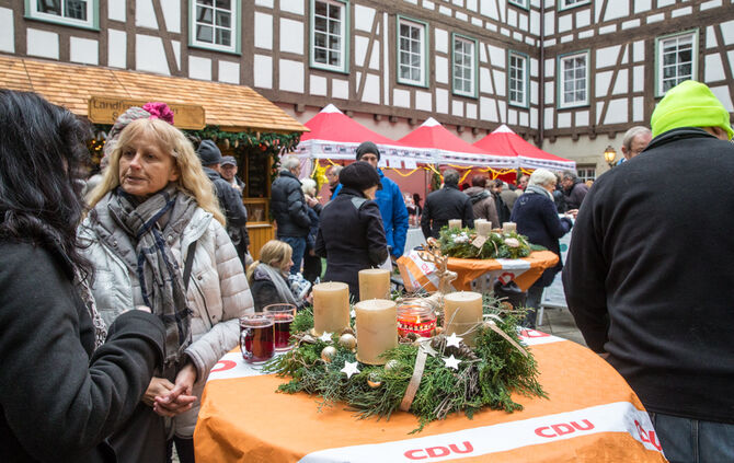 Weihnachtsmarkt der Vereine - Bild 30_24