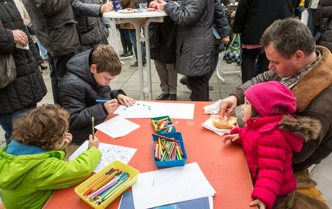 Weihnachtsmarkt der Vereine - Bild 15_39