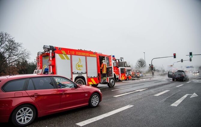 Peugeot brennt auf der B14 vollständig aus - Bild 07_8