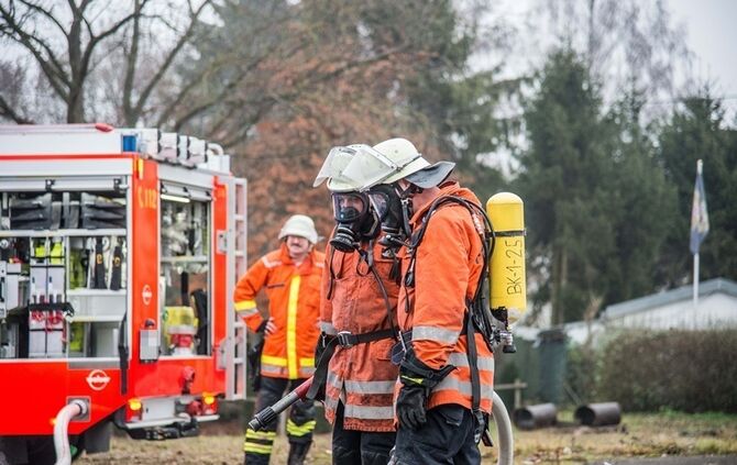 Peugeot brennt auf der B14 vollständig aus - Bild 10_18